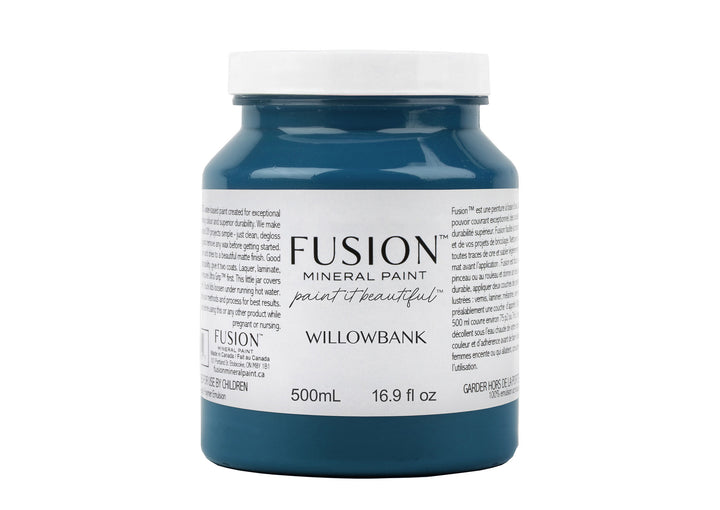 Deep rich navy 500ml pint from Fusion Mineral Paint